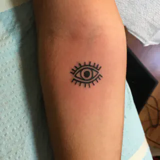 Die Bedeutung von Arm-Tattoos mit Augen | Alles, was Sie wissen müssen