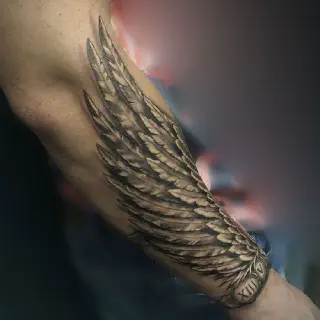 Angel Wing Tattoo auf dem Arm
