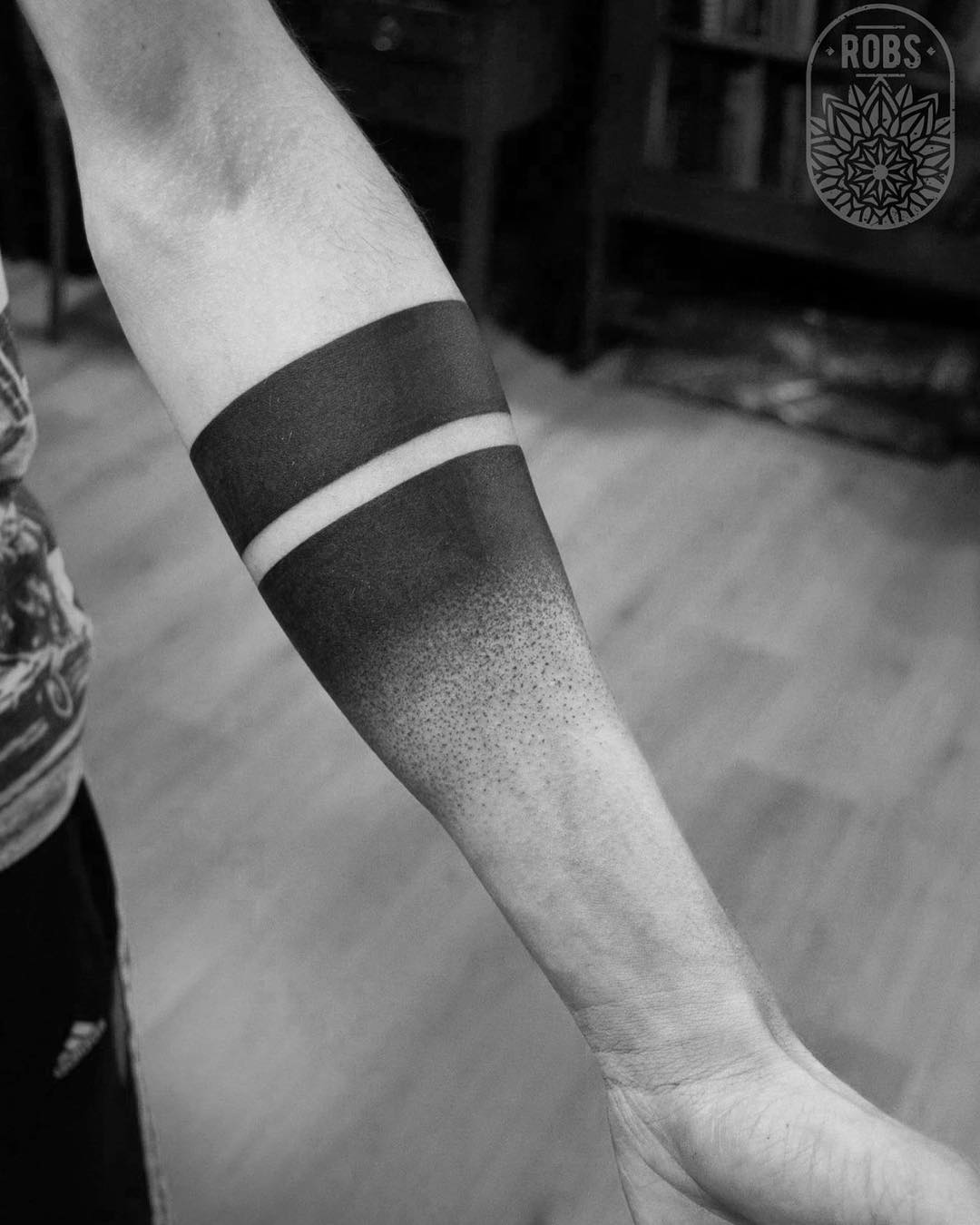 img/arm-tattoo-2-linien.jpg