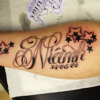 Tattoo mit dem Namen der Tochter