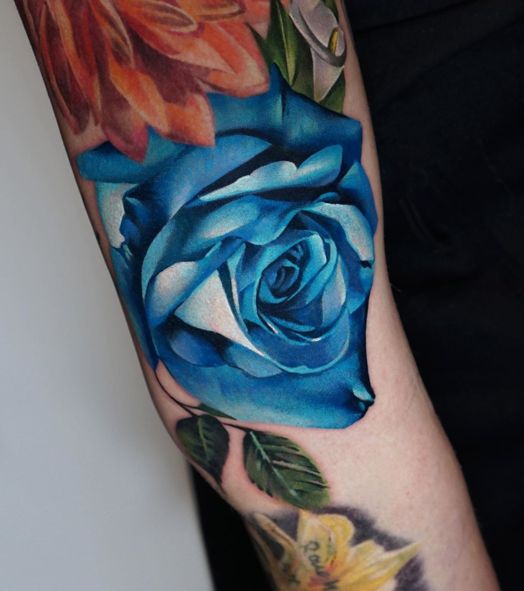 img/arm-tattoo-von-rosen-bedeutung.jpg