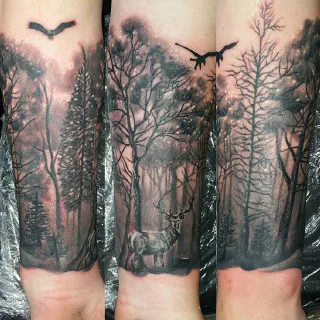 Arm Tattoo im Waldmotiv