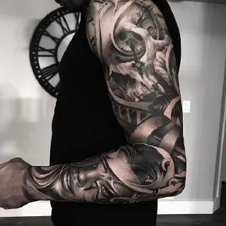 Schwarze und Graue Arm-Tattoo-Ideen