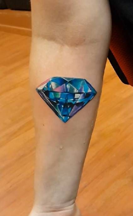 img/diamant-arm-tattoo-bedeutung-und-design-ideen.jpg