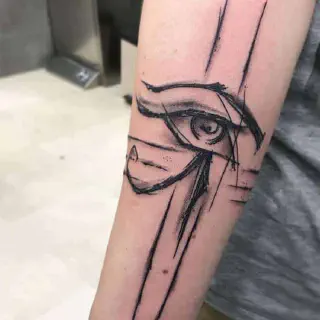 Die Augen des Horus-Arms Tattoo