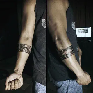 Männer Arm Tattoo Halber Ärmel