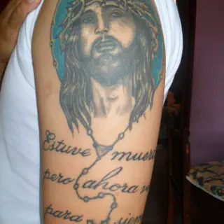 Die Jesus-Arm-Tattoo Meme - Eine lustige und kreative Internet-Trend