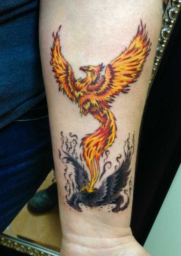 img/maenner-phoenix-arm-tattoo-bedeutung-designs-und-pflege.jpg