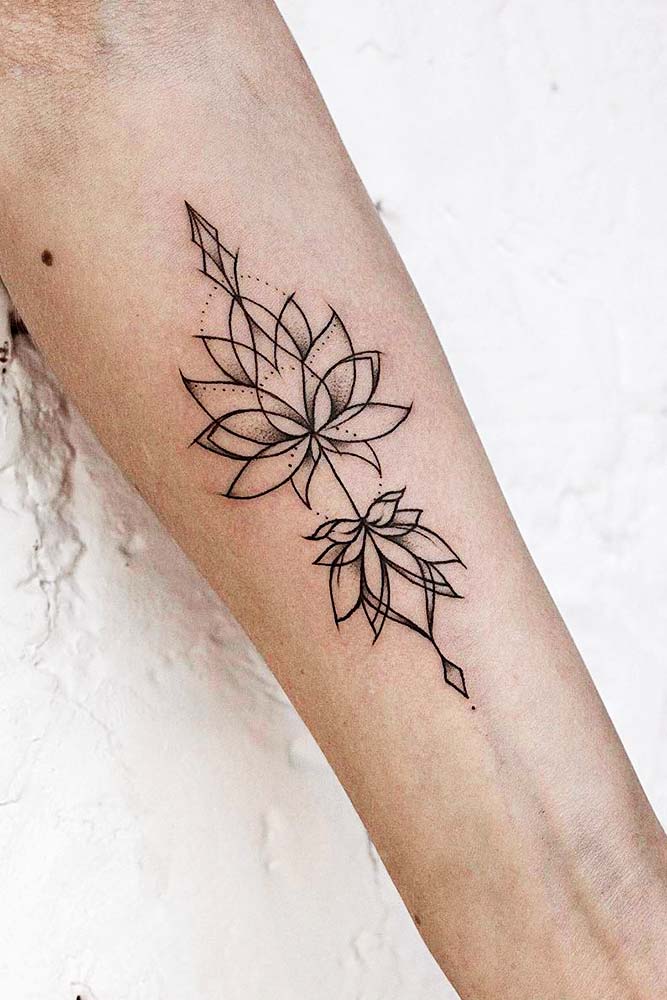 img/mandala-lotus-arm-tattoo.jpg
