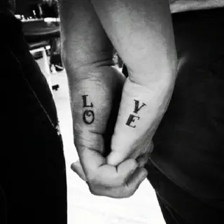 Paar Arm Tattoo Ideen für jedes Paar