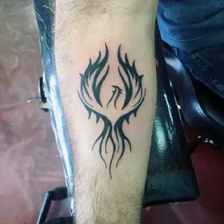 Phoenix Arm Tattoo: Bedeutung und Symbolik
