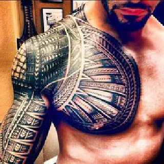 Roman Reigns Rechter Arm Tattoo