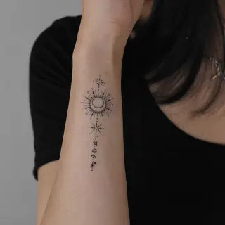 Sonnenarm Tattoo: Bedeutung, Designs und Ideen