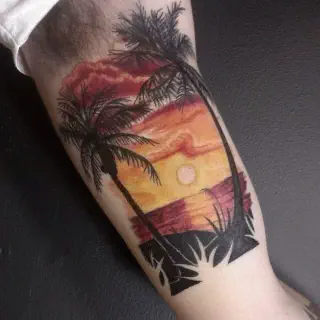 Der Sonnenuntergang als Innerer-Arm-Tattoo