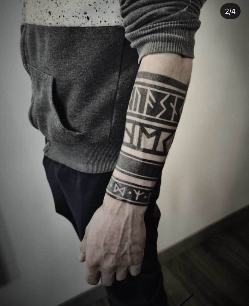img/travis-willingham-arm-tattoo.jpg