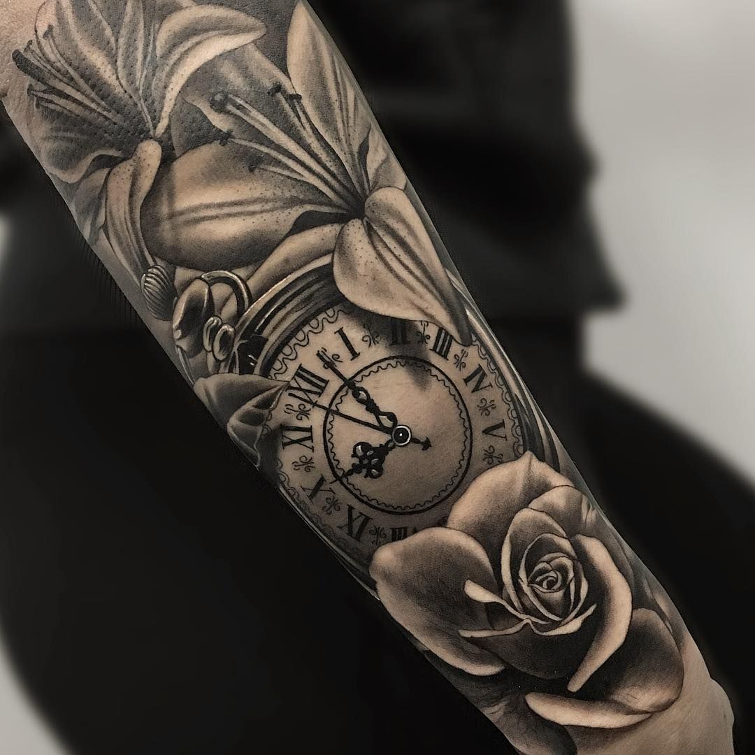 img/upper-arm-tattoo-clock-meaning.jpg