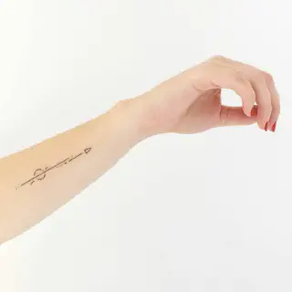 Wie viel kostet ein kleines Arm Tattoo?