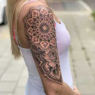 Wie viel kostet ein Tattoo am Oberarm?