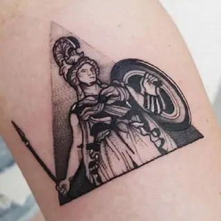 Die Bedeutung eines Zeus-Arm Tattoos